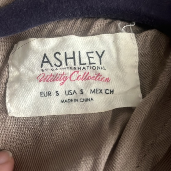Ashley jacket - Picture 2 of 3